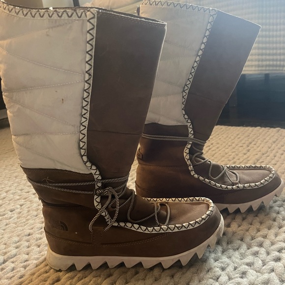 North Face Winter Boots - Picture 1 of 5